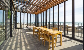 Suite | Premium bedding, free WiFi