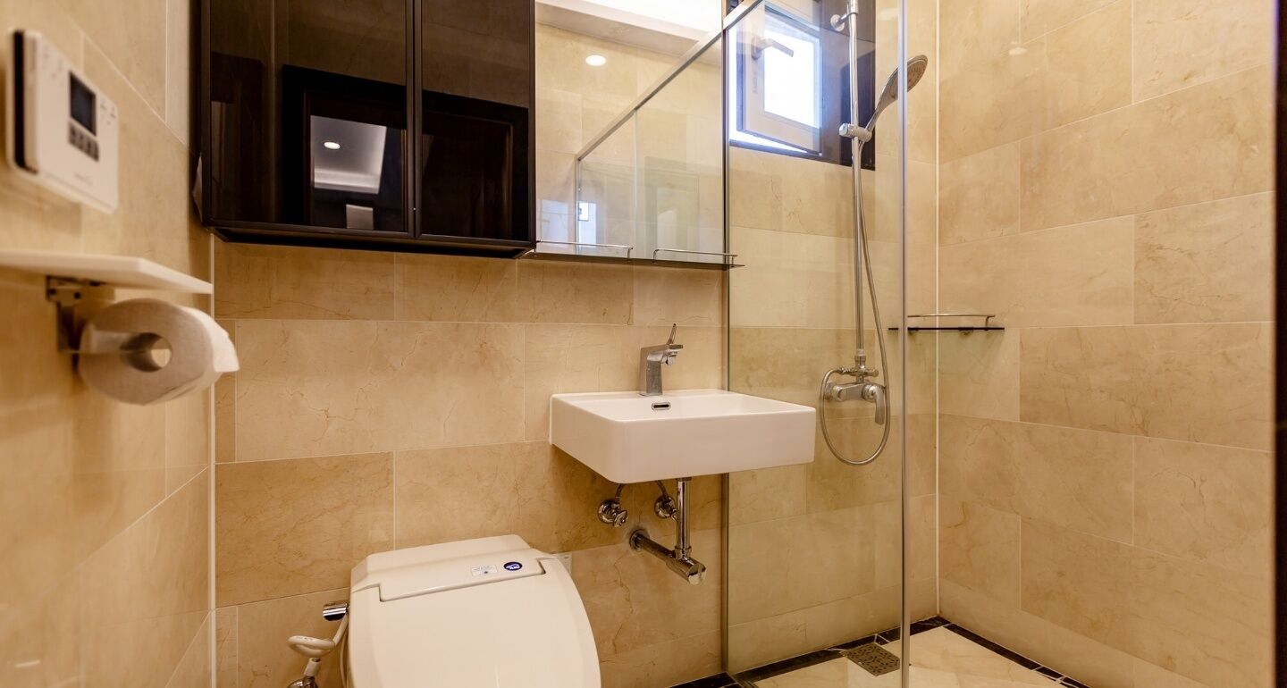 suite | bathroom | shower, free toiletries, hair dryer, bidet