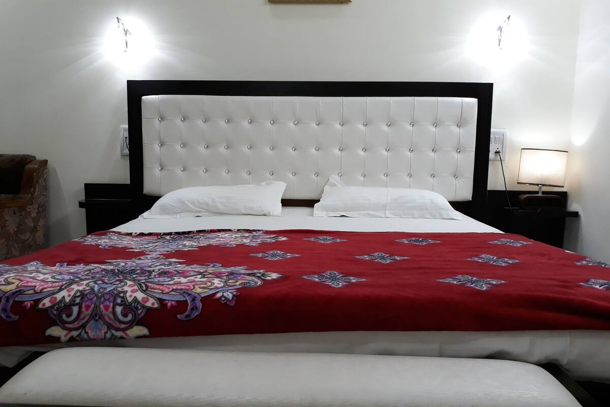 1 bedroom, Egyptian cotton sheets, premium bedding, minibar