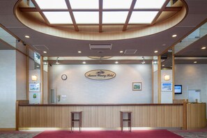 Reception - Aomori Winery Hotel (Owani)