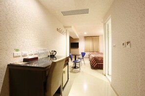 Chambre Familiale | Bureau, rideaux occultants, Wi-Fi gratuit
