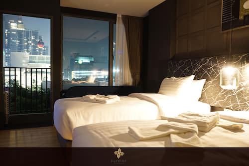 In-room safe, desk, blackout curtains, free WiFi