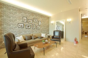 Concierge desk