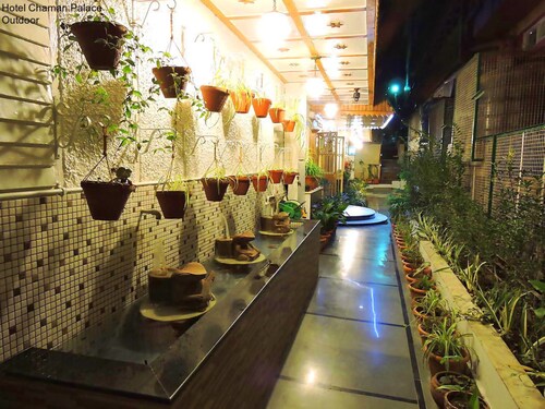 Hotel Chaman Palace