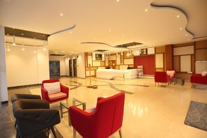 Lobby-lounge