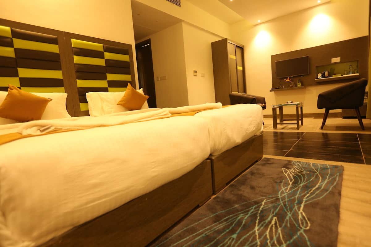 superior twin room | minibar, in-room safe, desk, soundproofing