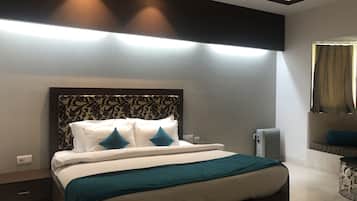 Premium bedding, desk, laptop workspace, free WiFi