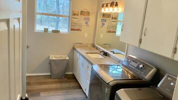 Refrigerador, microondas, parrilla de estufa y lavavajillas