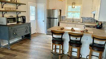 Refrigerador, microondas, parrilla de estufa y lavavajillas