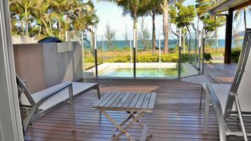 Außenpool, Liegestühle