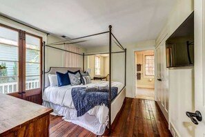 2 habitaciones, tabla de planchar con plancha, cuna de viaje y wifi 