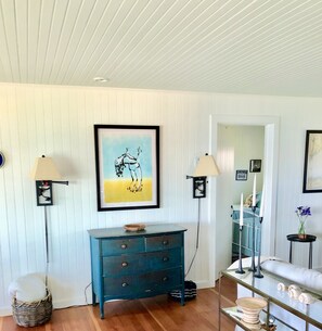 Interior - A beach cottage gem... (Waterford)
