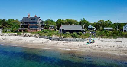 A beach cottage gem...