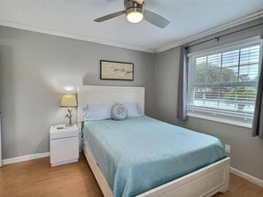 Room - Sprawling, private pool oasis with plenty of room for R&R! Pet Friendly! (Ponte Vedra Beach)