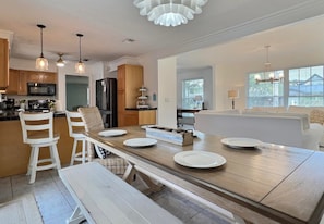 Dining - Sprawling, private pool oasis with plenty of room for R&R! Pet Friendly! (Ponte Vedra Beach)