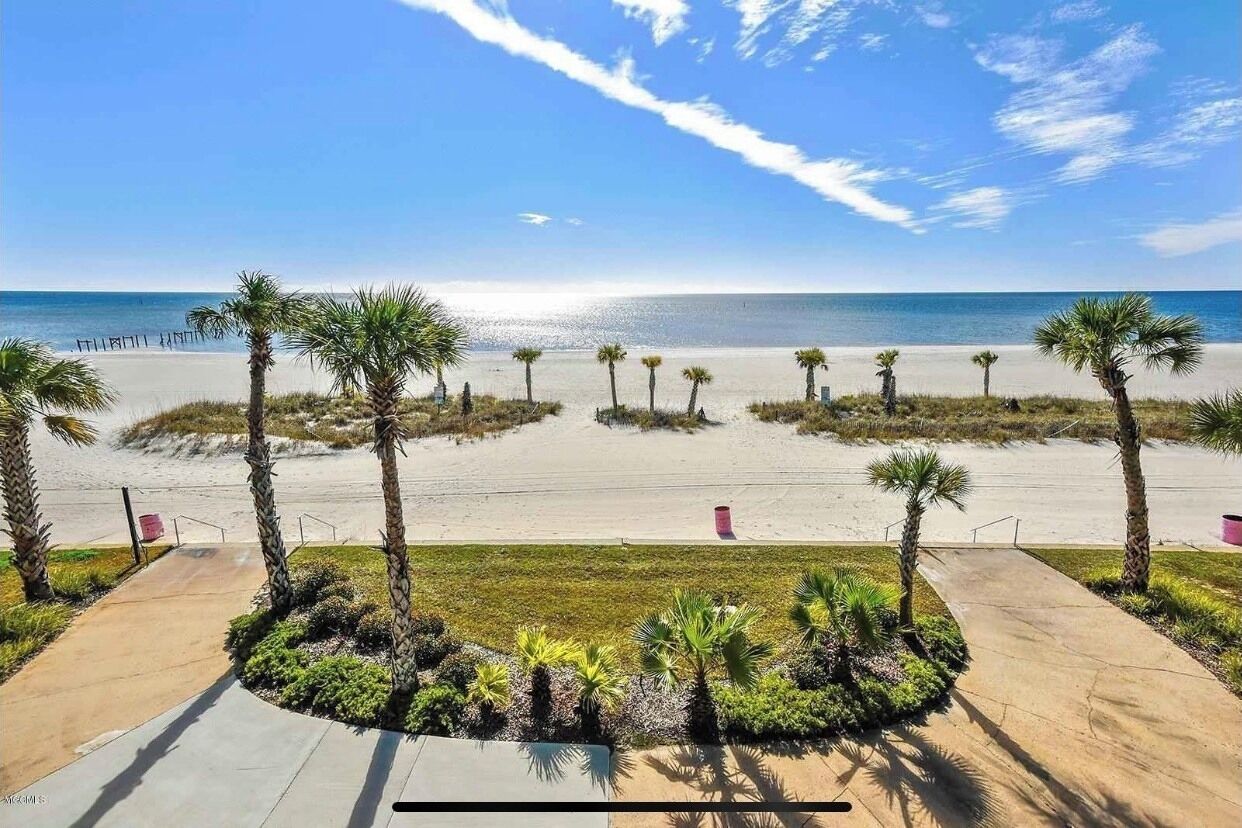 Ubicación a pie de playa, tumbonas y toallas de playa