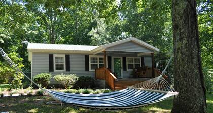 Daffodil Hollow Songwriter & Artist Retreat Cottage Leipers Fork, Natchez Trace