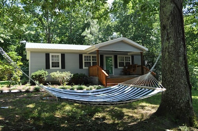Daffodil Hollow Songwriter & Artist Retreat Cottage Leipers Fork, Natchez Trace 