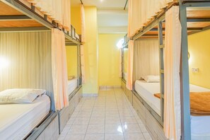 Dortoir Partagé, dortoir mixte | 1 chambre, Wi-Fi gratuit, draps fournis