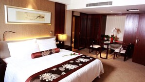 Executive Suite | In-room safe, desk, blackout drapes, WiFi (free) - Beijing Hejingfu Hotel (Beijing)