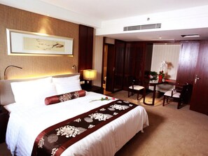Executive Suite | In-room safe, desk, blackout drapes, free WiFi - Beijing Hejingfu Hotel (Beijing)