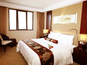 Standard Double Room | In-room safe, desk, blackout drapes, free WiFi