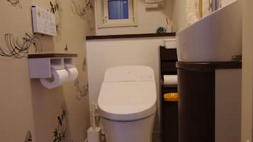 Deep soaking tub, rainfall showerhead, free toiletries, hair dryer