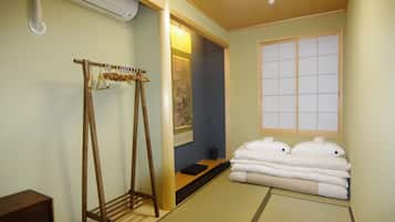 Desk, blackout drapes, iron/ironing board, free WiFi