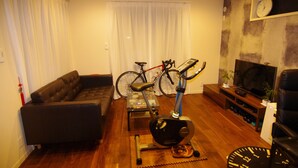 LED TV, DVD player - Asakusa Guest House (Tokyo)