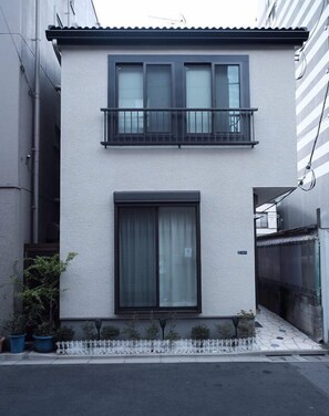 Exterior - Asakusa Guest House (Tokyo)