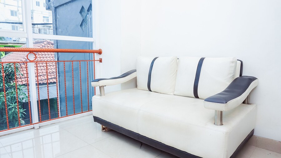 Hotel O Sarkawi Residence