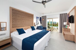 Free minibar items, in-room safe, iron/ironing board, free WiFi - Hotel Riu Palace Boavista - All Inclusive (Boa Vista)