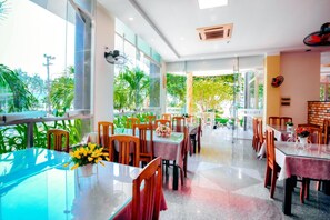 Restaurant - Y Linh Hotel (Quy Nhon)