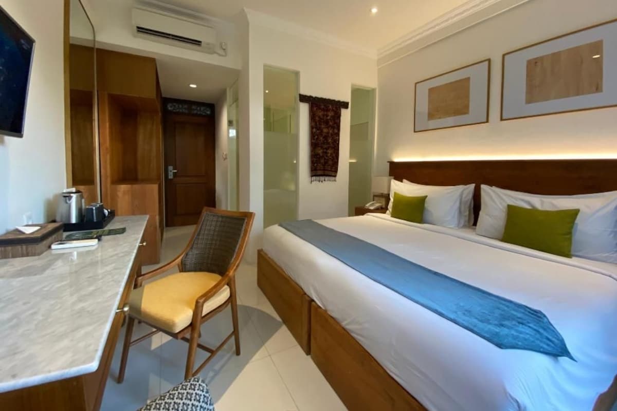 Minibar, in-room safe, desk, soundproofing