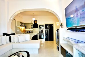 70-inch Smart TV with satellite channels, TV, Netflix - Santorini Loft Boutique Apartments (Santorini)