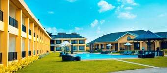 Tropical Retreat Luxury Resort and Spa