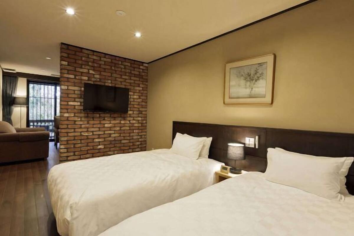 In-room safe, desk, laptop workspace, iron/ironing board