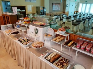 Desayuno buffet incluido todos los días