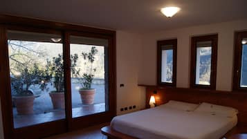 Frette Italian sheets, premium bedding, down duvets, memory-foam beds