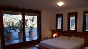 Frette Italian sheets, premium bedding, down comforters - Resort San Pellegrino Terme (Bracca)