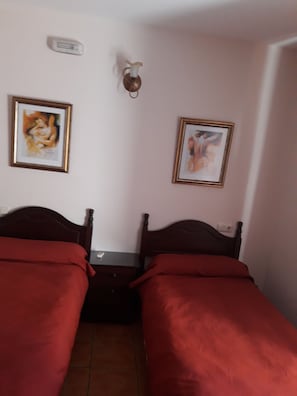 Twin Room | Balcony