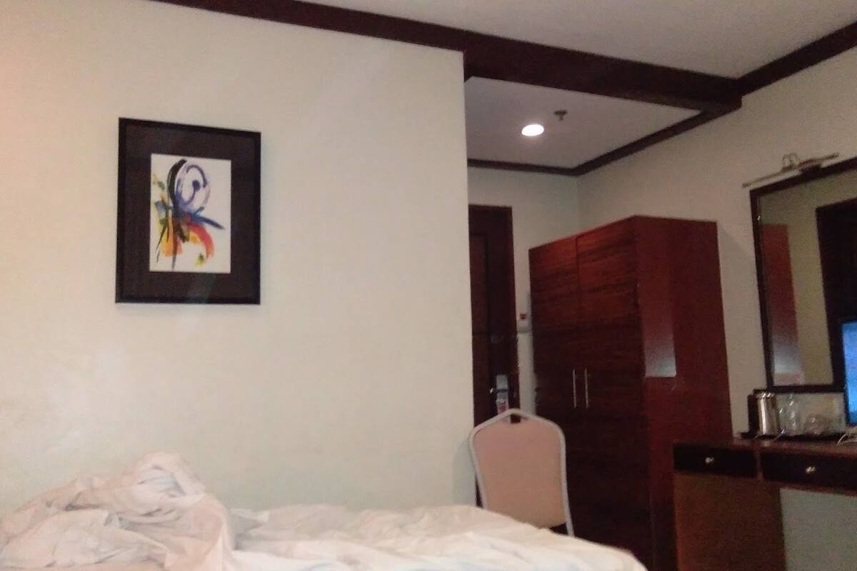 1 bedroom, in-room safe, desk, iron/ironing board