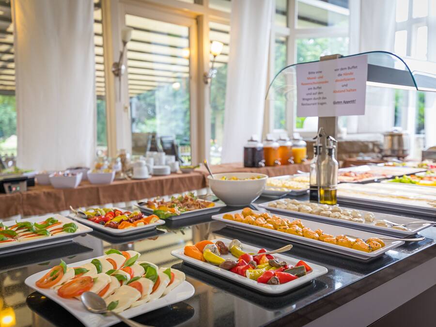 Daily buffet breakfast for a fee