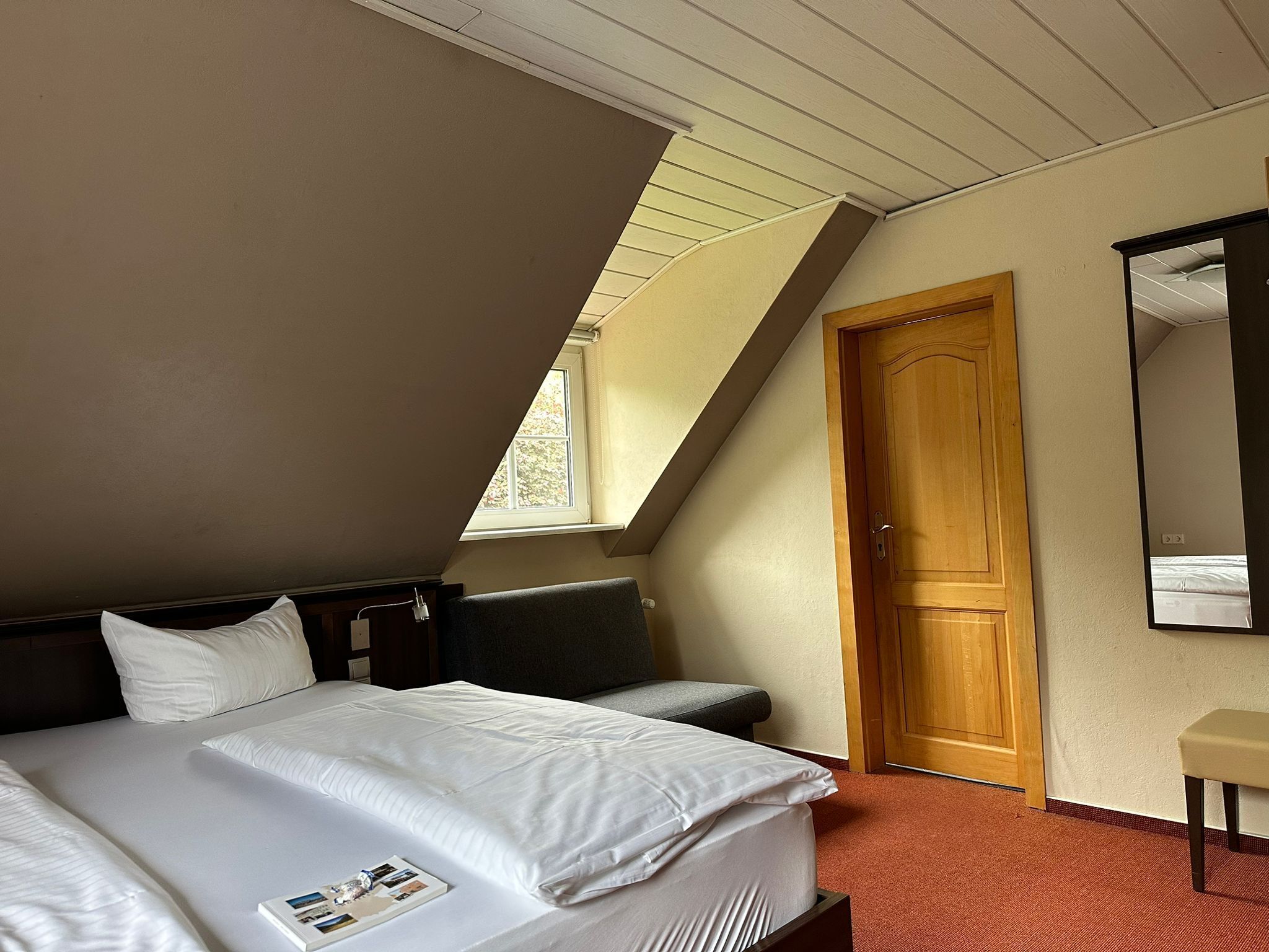 family room | premium bedding, in-room safe, desk, iron/ironing board