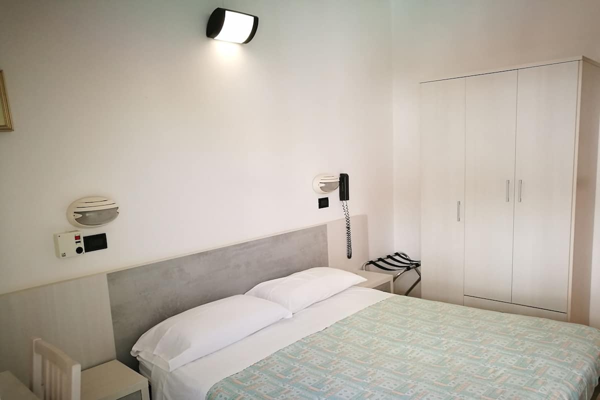 Minibar, in-room safe, cribs/infant beds, rollaway beds