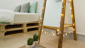 Superior Double Room, 1 King Bed | 1 bedroom, premium bedding, desk, iron/ironing board - Megustas Homestay (Ho Chi Minh City)