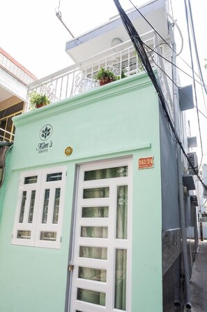 Entrada al alojamiento