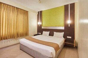 Chambre « Premier », 1 grand lit, vue ville | Coffres-forts dans les chambres, lits pliants/supplémentaires