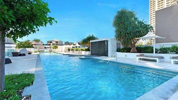 Indoor pool, 2 outdoor pools