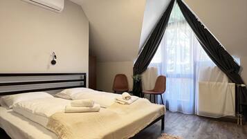 Superior Double Room | 1 bedroom, in-room safe, blackout curtains, free WiFi